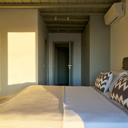 J View Mykonos Psarou (Mykonos)
